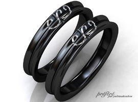 結婚指輪（マリッジリング）のブラックリングはイニシャルモチーフでオーダーメイド。