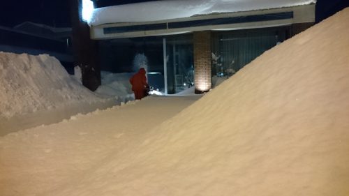 ゆびわ工房駐車場の除雪中