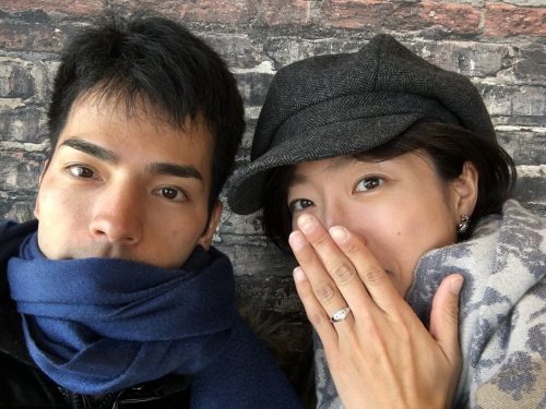 フクロウモチーフの婚約指輪をプレゼント