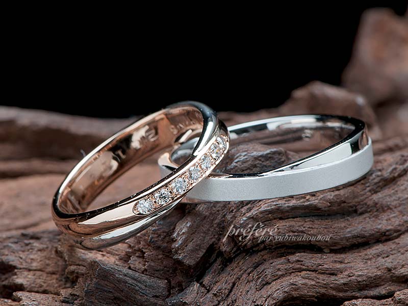 結婚指輪は2連タイプのクロスデザインでオーダーメイド