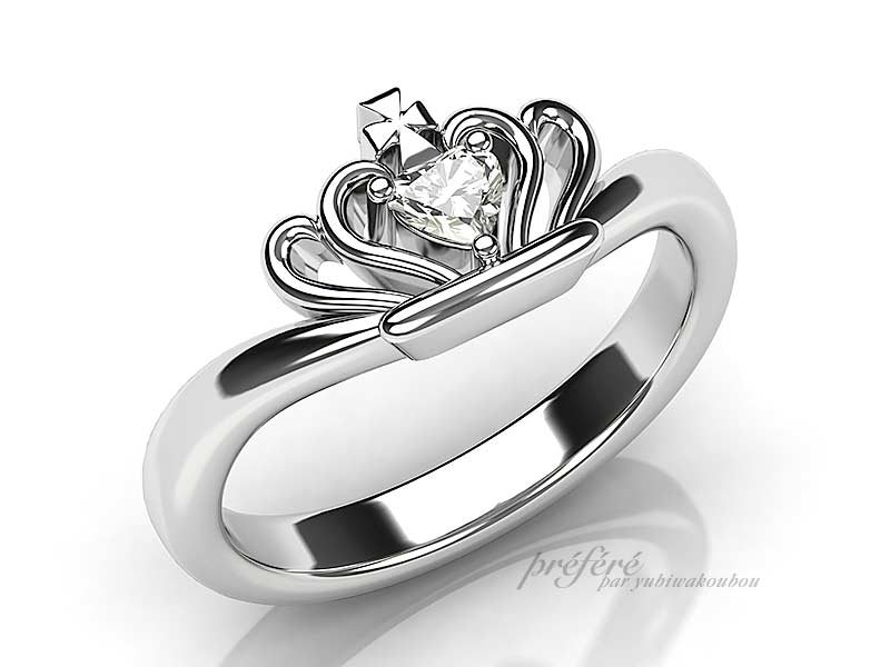 プロポーズの婚約指輪はハートのダイヤ ティアラデザインでオーダーメイド　