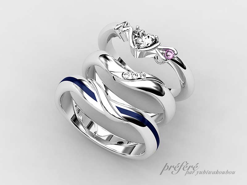 イニシャルとハートダイヤを入れた婚約指輪と結婚指輪をセットで着けれるセットリング CG
