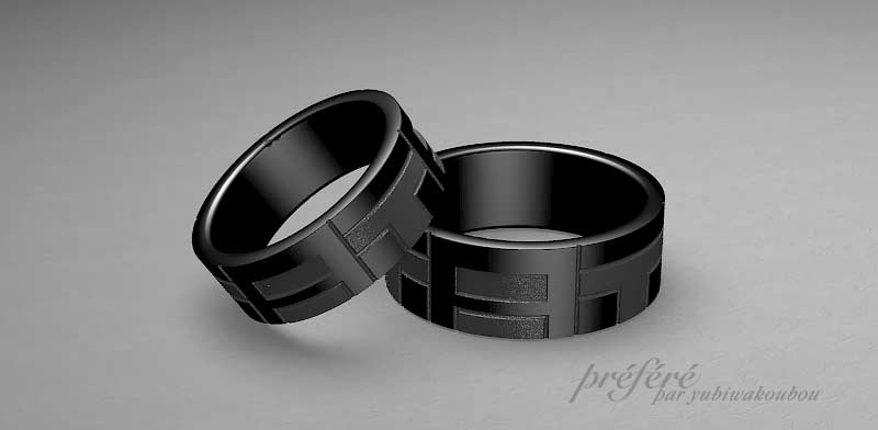 お二人のイニシャルが入った渋かっこいいブラック仕上げの結婚指輪