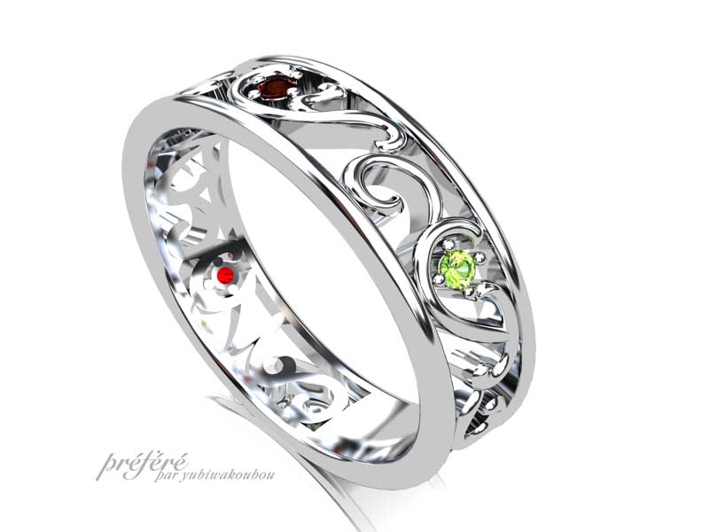 ご結婚１０年目の指輪デザインは家族のイニシャルとお誕生石を入れたオーダーメイドです
