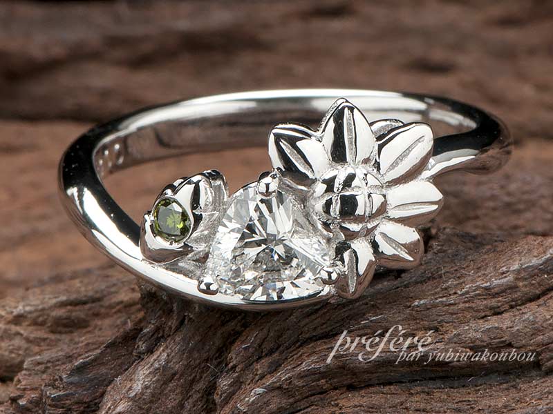 婚約指輪はオーダーでひまわりの花のデザインでプロポーズと共にサプライズ