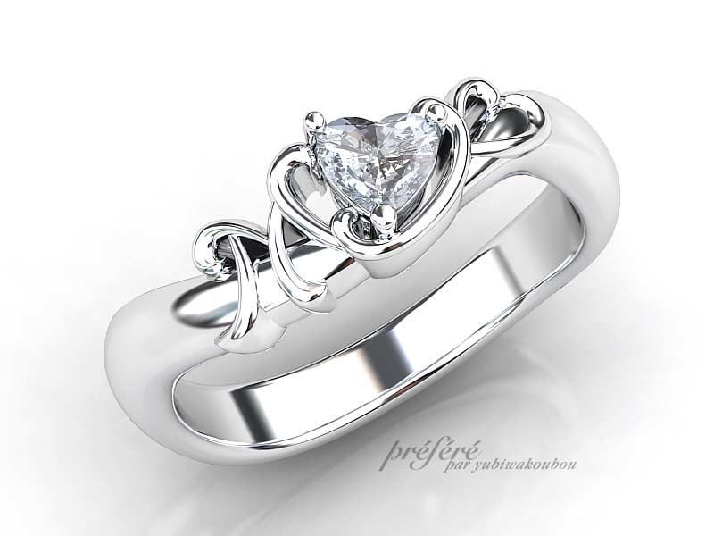 婚約指輪オーダーでハートダイヤと二人のイニシャル