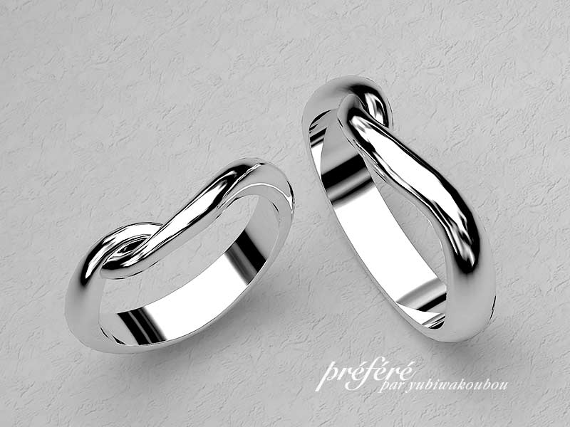 婚約指輪と結婚指輪をセットでつけるセットリングをオーダー