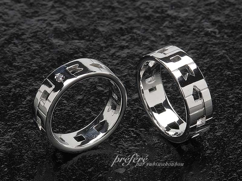 イニシャル透かしのオーダーメイドマリッジリング結婚指輪