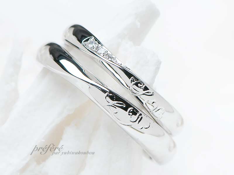 四つ葉のクローバーを取り入れたペアデザインのオーダーメイド結婚指輪