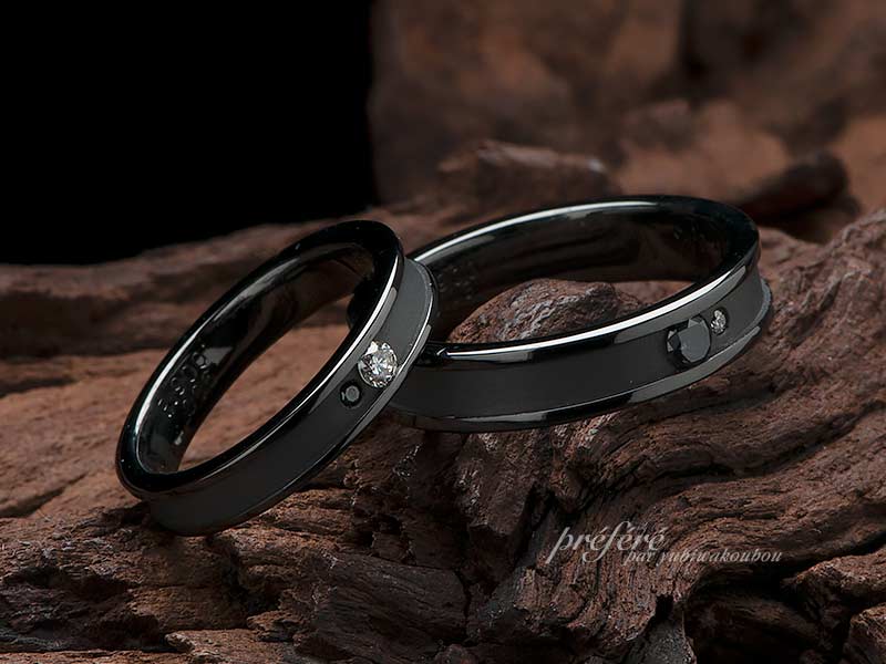 結婚指輪はオーダーで渋カッコいいブラック仕上げにブラックダイヤ