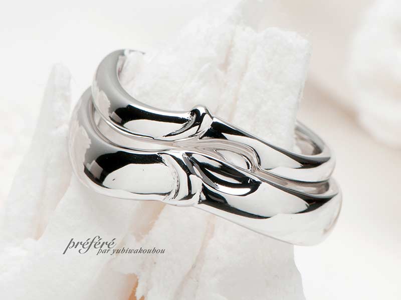 結婚指輪はオーダーメイドで婚約指輪とセット出来るリングです。