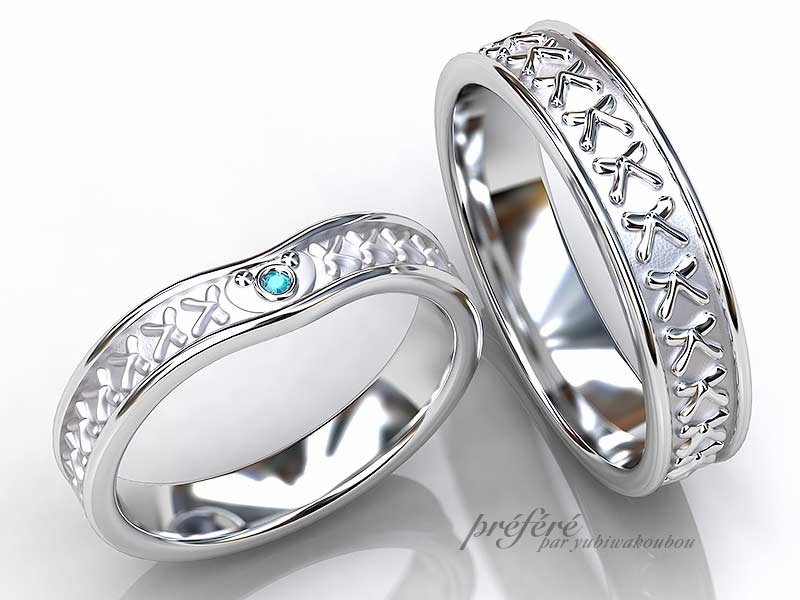 結婚指輪はオーダーメイドで全周イニシャルデザインでお創りしました。