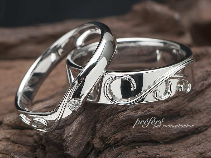 結婚指輪のオーダーはお二人のイニシャルと四つ葉のクローバー