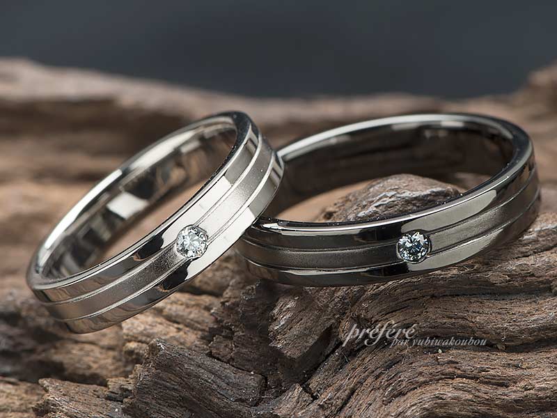 結婚指輪のオーダーはブラックリングにブルーダイヤを留めました