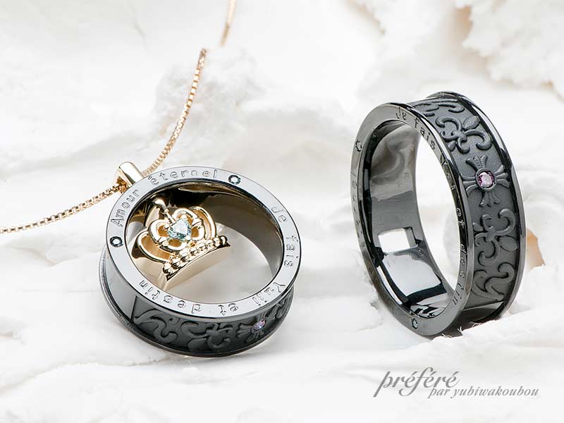 結婚指輪はオーダーメイドでリングとチャームをセットするデザイン