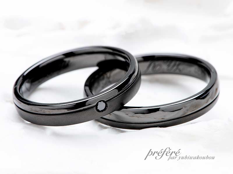 シンプルなデザインの結婚指輪をブラックリングでお創りしました