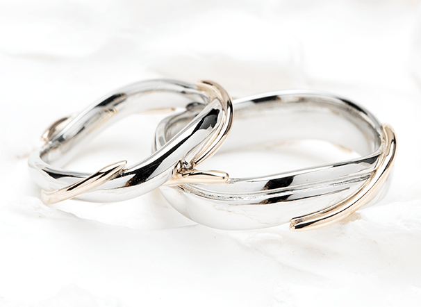 婚約指輪と重ね付けするオーダーメイドの結婚指輪