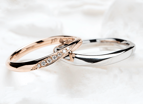 セットリングとして使える素材が異なる結婚指輪
