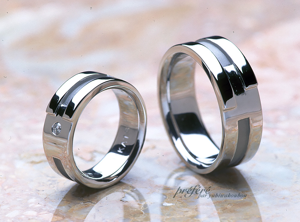 幅広のプラチナ素材にマット仕上げ オーダーメイドのマリッジリング（結婚指輪）