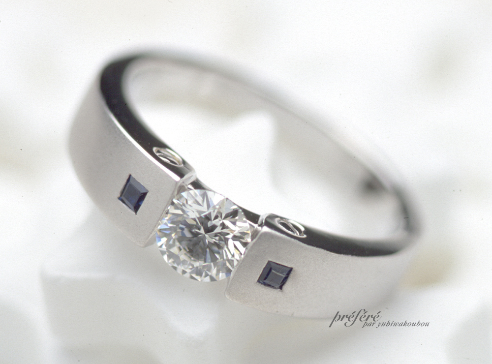 ラウンドダイヤと誕生石の婚約指輪はオーダーメイド