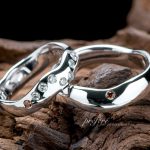 波々リング形状に想いの数のダイヤを配置した結婚指輪のオーダーメイド