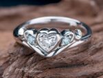 ハートダイヤとブルーダイヤの婚約指輪はオーダー