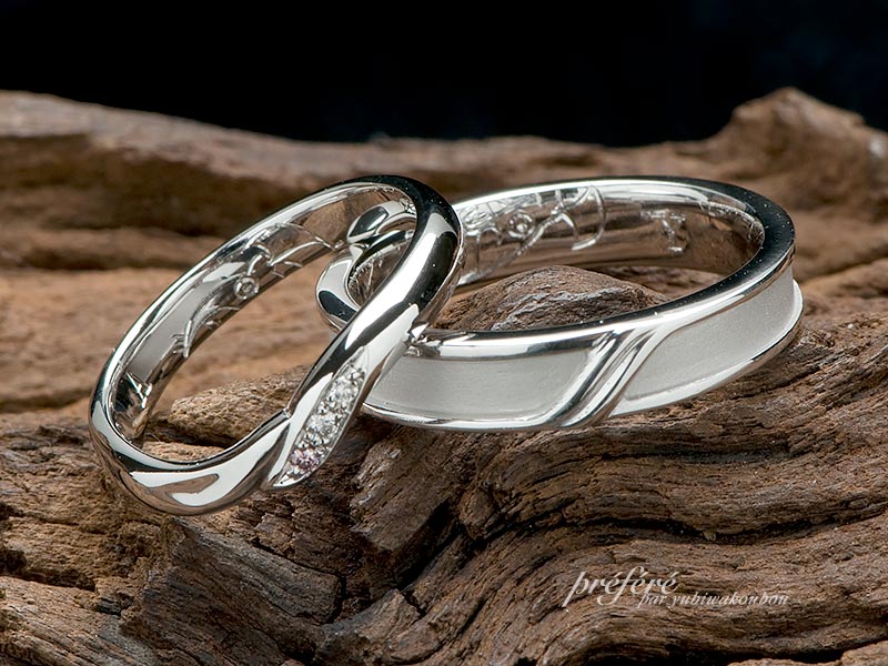 それぞれのカタチと想いをリング内側にデザインした結婚指輪