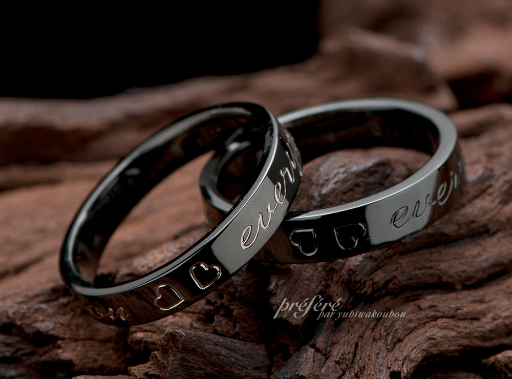 四つ葉のクローバーの結婚指輪はブラックリング
