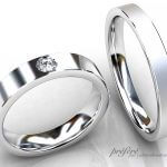 結婚指輪は鍛造でシンプルデザインのオーダーメイド