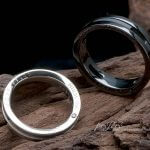 結婚指輪は側面にお名前と記念日を入れてオーダーメイド
