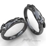 ネコ結婚指輪のブラックリング