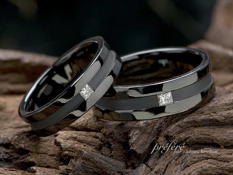 黒のフルオーダー結婚指輪に四角いダイヤモンドを入れました