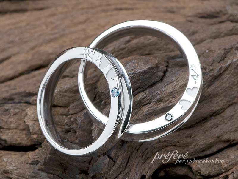 二つのリングを組み合わせるとペアデザインの結婚指輪