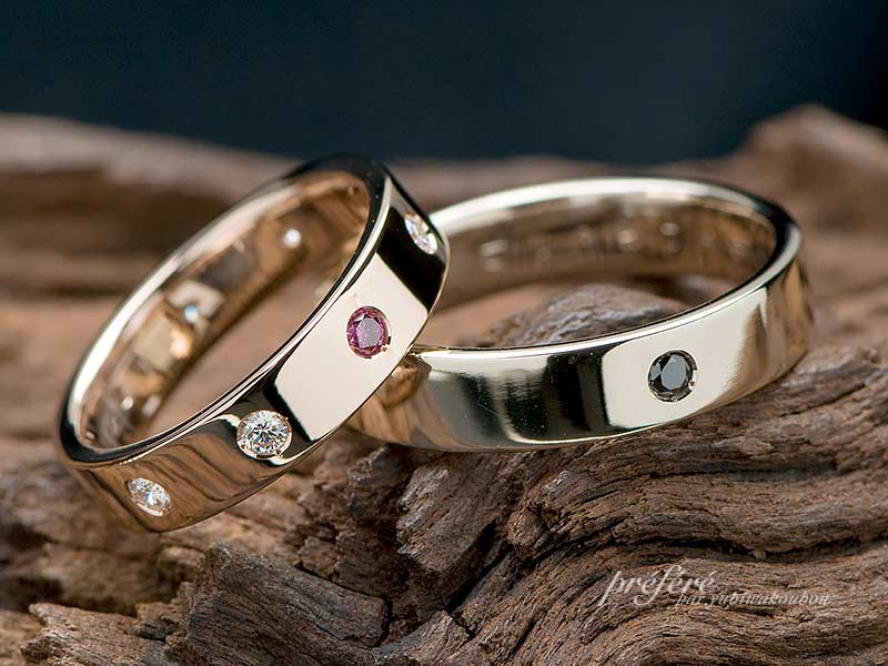 ピンクゴールド素材のリングにローズピンクダイヤを入れた結婚指輪