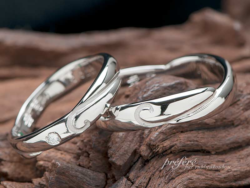 数字の3とハートをモチーフにしたペアデザインの結婚指輪はフルオーダー