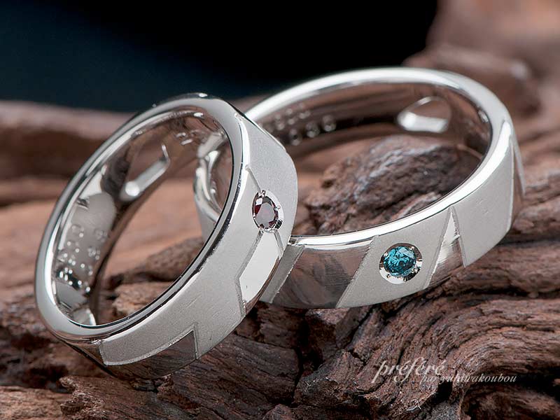 チェーンを通してネックレスとしても使える結婚指輪はオーダーメイド