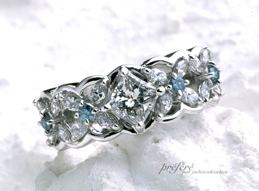 プリンセスカットのダイヤを使ったエンゲージリング（婚約指輪）をオーダーメイド