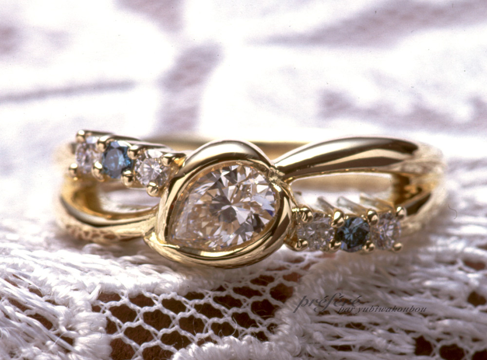 ペアシェイプのダイヤを使いオーダーメイドのエンゲージリング（婚約指輪）