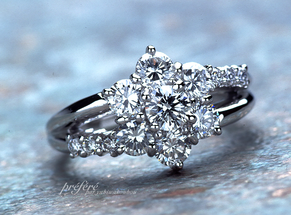 ダイヤの花モチーフ で 婚約指輪オーダーメイド