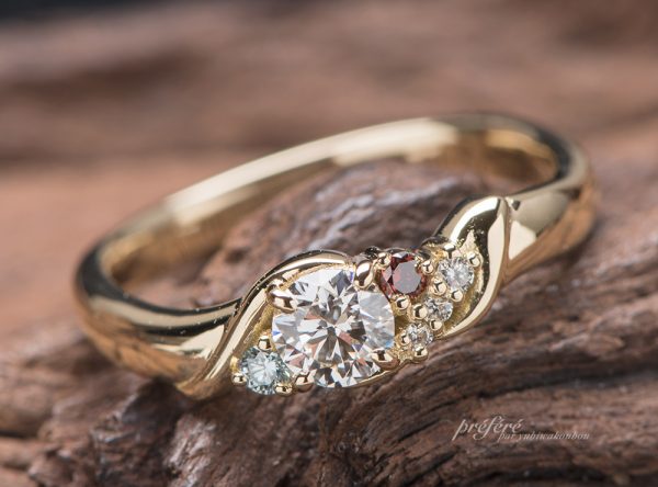 婚約指輪はＫ１８ゴールド素材、音符デザインでオーダーメイド