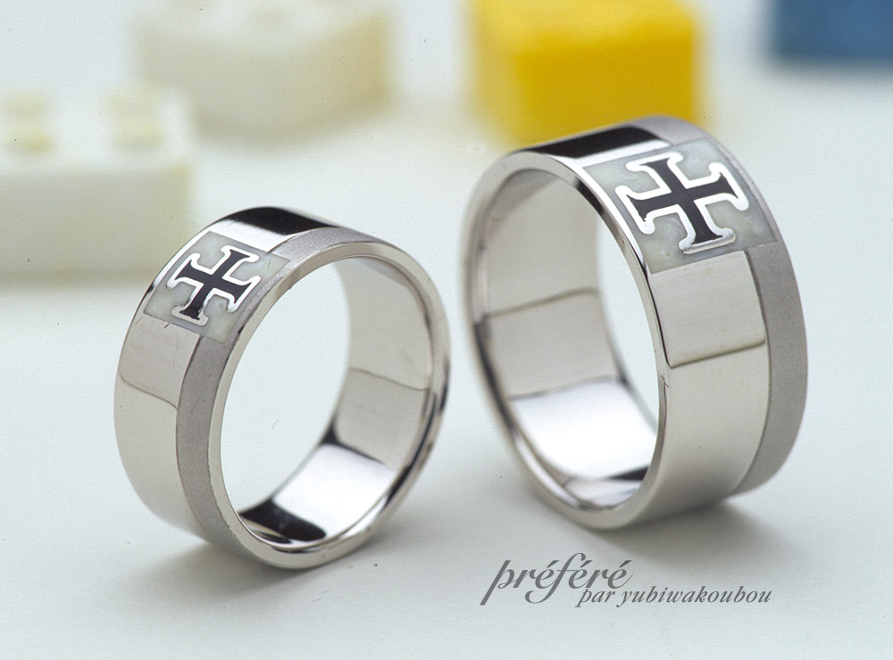 人気のクロスデザインをオーダーメイドの結婚指輪。