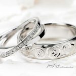 クロス形状の結婚指輪