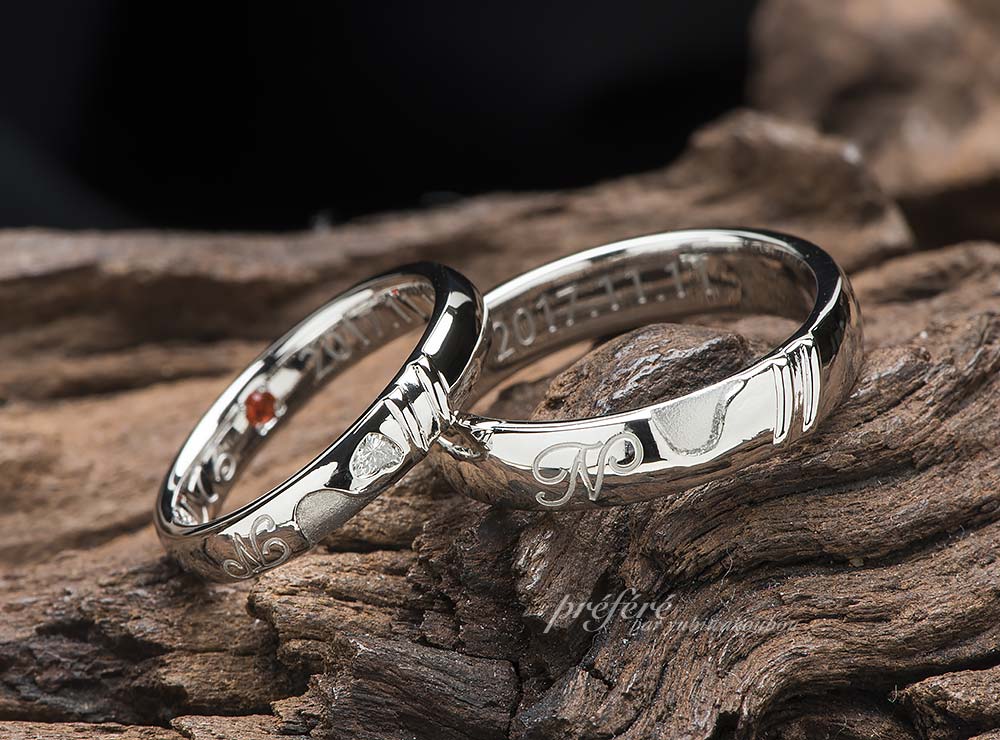 スライムモチーフとハートダイヤの結婚指輪