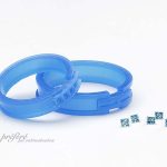 ブルーのプリンセスカットの結婚指輪オーダー