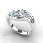 オーダー婚約指輪はペアシェイプのダイヤに想いを込めてプロポーズ