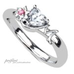 梨の花とイニシャルモチーフのオーダーメイド婚約指輪でプロポーズ