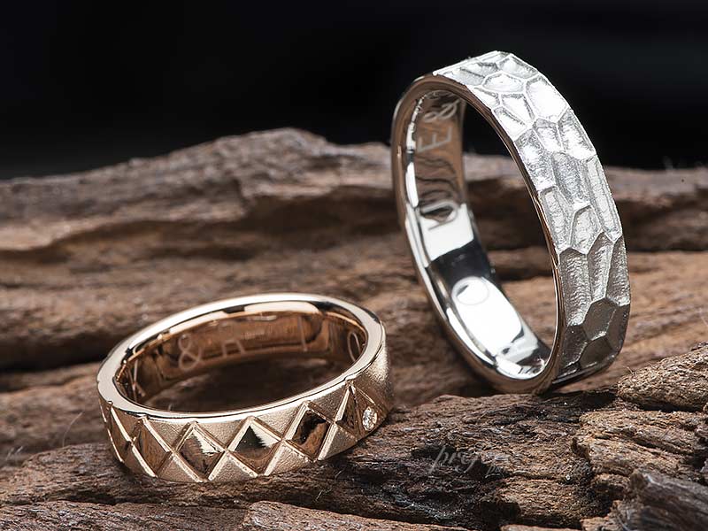和柄の鱗をモチーフにしたペアのオリジナル結婚指輪はフルオーダー