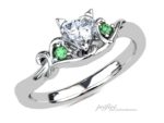 ハートダイヤモンドとグリーンダイヤを入れた猫モチーフのオリジナル婚約指輪