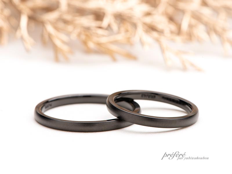 【セミオーダー結婚指輪】シンプルなブラックリング