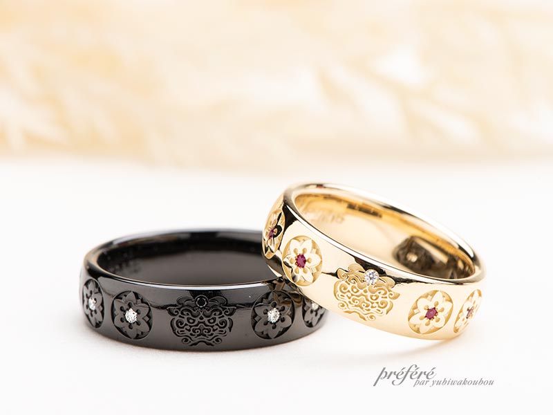 【フルオーダー】獅子とアマリリス、家紋を入れたデザインの黒い結婚指輪